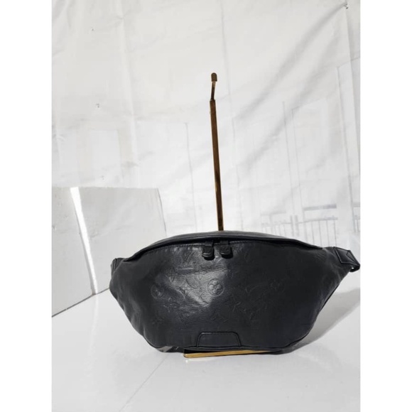 SOLD***Authentic LOUIS VUITTON Monogram Shadow Leather Discovery Bum/Waist Bag - Picture 15 of 15